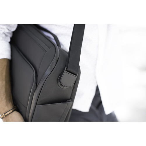 Nomatic Messenger Bag V2